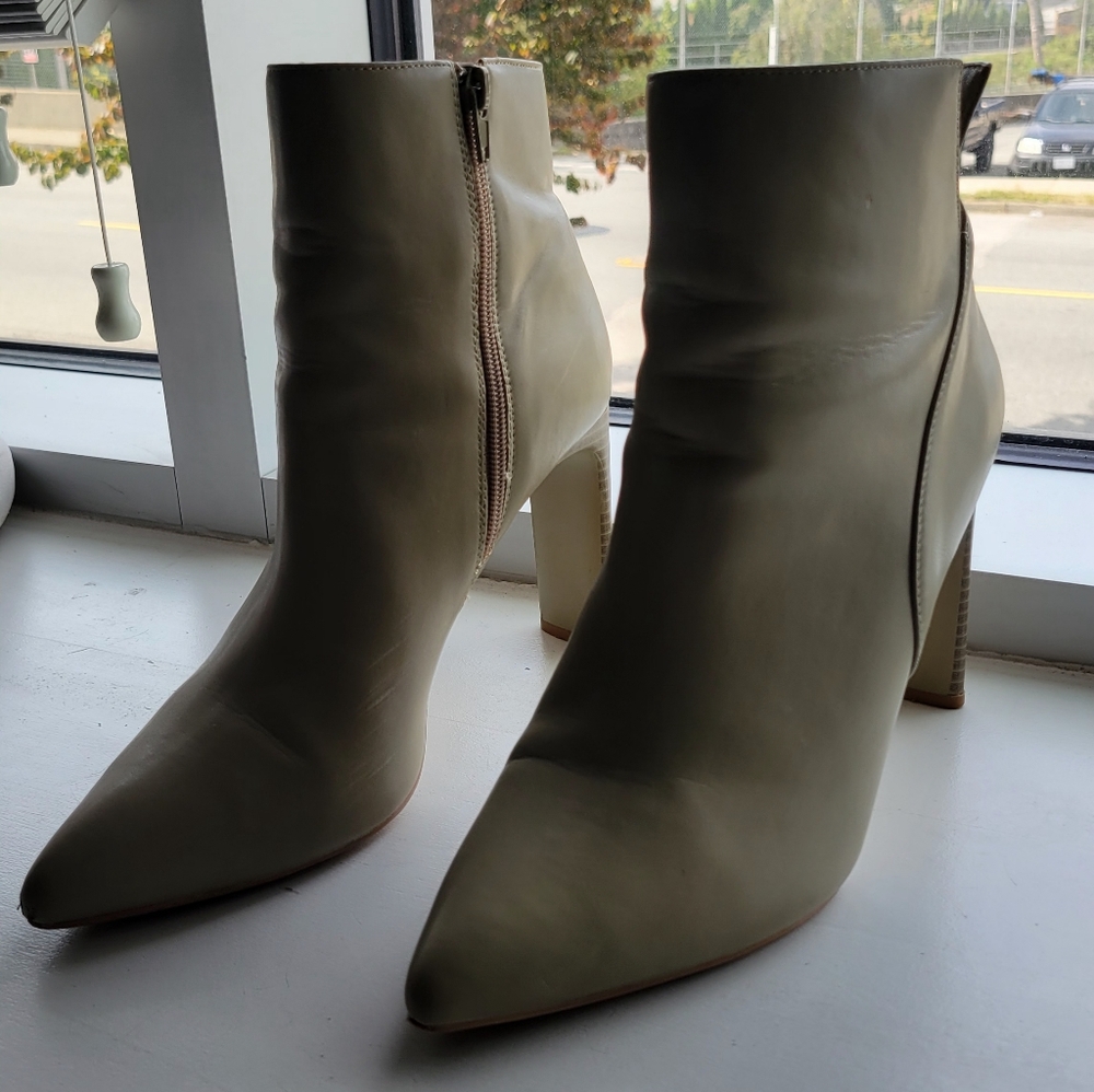 Haston Cream Ankle Boots